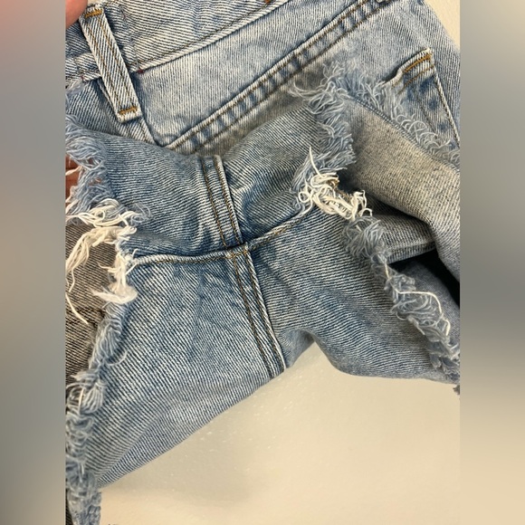BDG Girlfriend High-Rise Denim Shorts Size 27 - Picture 3 of 6